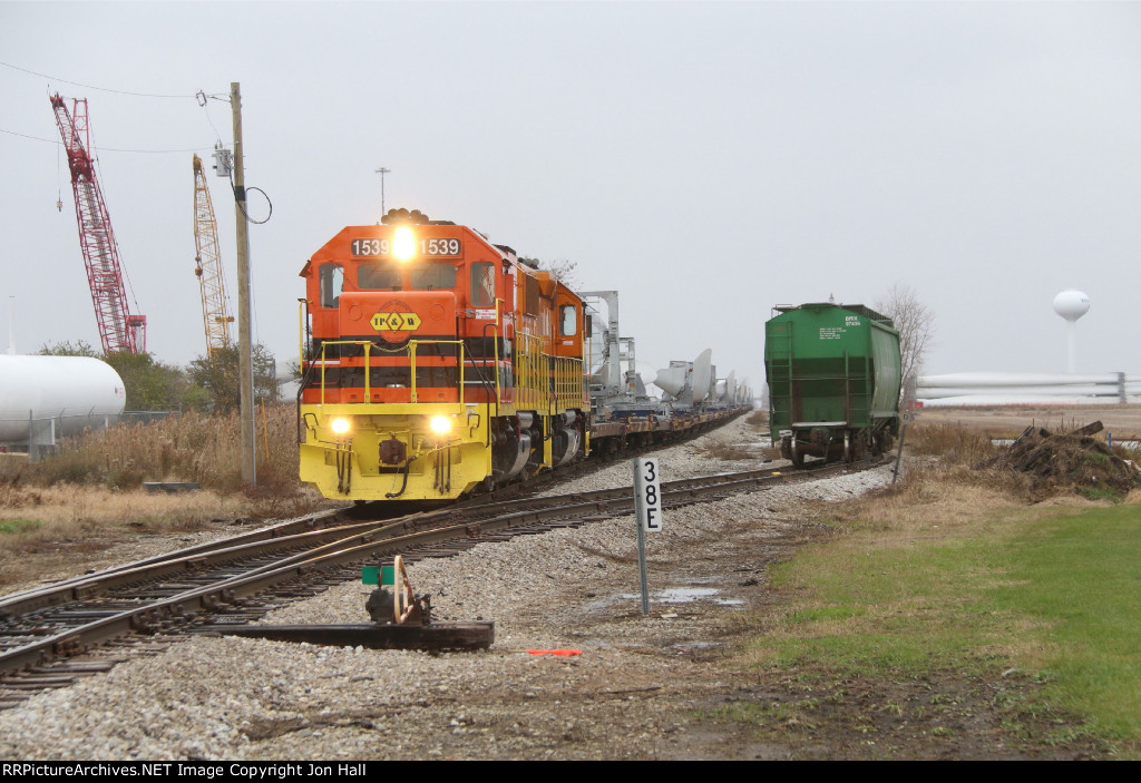 Another train load of turbine part arrives at Hoosier Lift to be unloaded